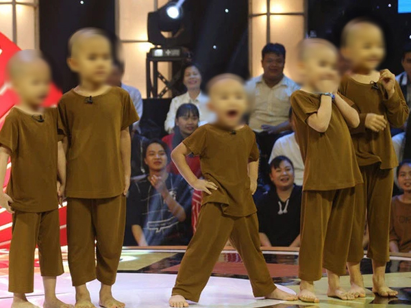 'Tịnh thất Bồng Lai' tiết lộ số tiền kiếm được hàng tháng, không cần mạnh thường quân