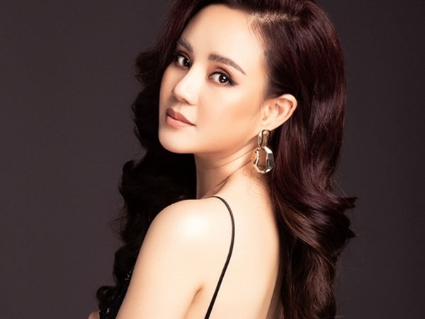Vy Oanh đăng đàn cực gắt sau khi CEO Đại Nam công bố lịch trình đến thăm nhà, khẳng định sẽ livestream toàn bộ sự việc