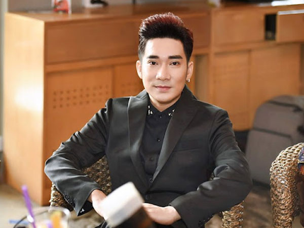 Được mệnh danh là 'ca sĩ sưu tầm sổ đỏ' của Vbiz, Quang Hà vẫn phải khổ sở trả lãi mùa dịch sau khi vay ngân hàng