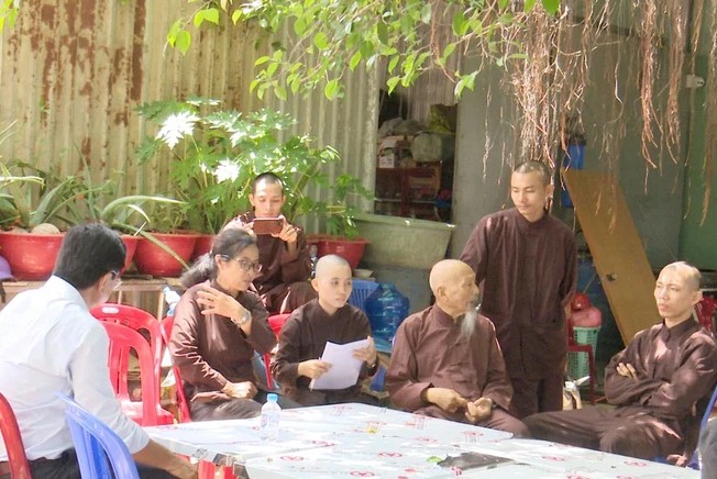 Tịnh thất Bồng Lai khẳng định các "sư cô" chỉ làm mẹ trên giấy tờ, luật sư nói gì?
