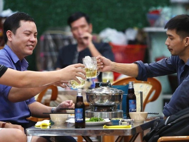 Sở Công thương TP.HCM kiến nghị tất cả hàng quán được phục vụ rượu bia nhưng đóng cửa trước 21h