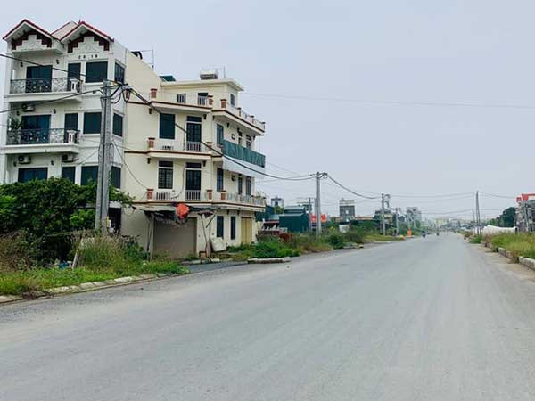 Mạo hiểm bỏ 5 tỷ mua nhà phố, khốn đốn vì bất ngờ có chục ông chủ đất vòi tiền