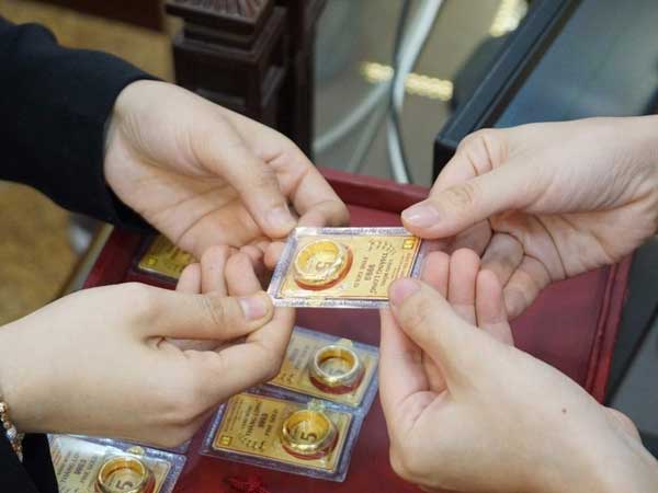 Cuối tuần, vàng SJC cao nhất 60,8 triệu đồng/lượng