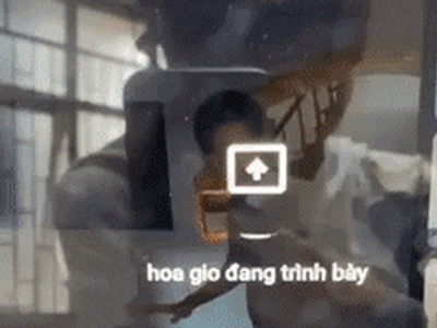 Nam sinh quơ tay múa chân vài đường trong giờ học online, cô giáo phải đứng hình, dừng luôn tiết dạy vì thứ diễn ra ngay sau đó