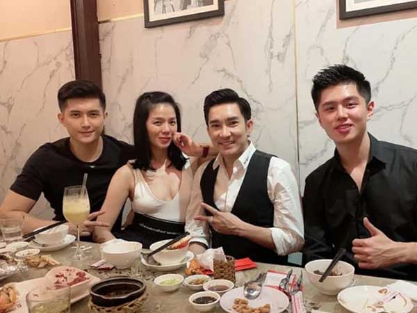 Xuất hiện bên Lâm Bảo Châu, Lệ Quyên để lộ 'đôi gò bồng đảo' xô lệch, lộ dấu hiệu 'xuống cấp'