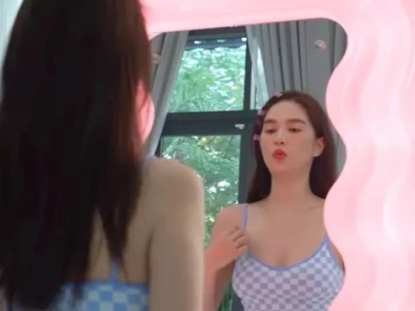 Ngọc Trinh đập hộp bàn bi-a 169 triệu, nhắc về chiếc gương 'sóng gió' và xin netizen đừng làm một điều