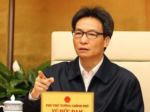 PTT Vũ Đức Đam chỉ đạo xử lý vụ lô hàng cứu trợ về TP.HCM gần 1 tháng chưa thể lấy ra