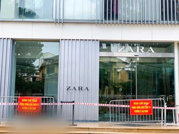 Hà Nội: Một khách hàng là F0, tạm phong tỏa cửa hàng Zara tại Vincom Bà Triệu