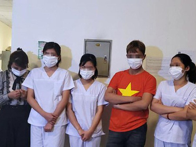 Bóc lai lịch nhóm bán giấy test nhanh khống ở SVĐ Mỹ Đình: Phòng khám nói làm theo 'đơn đặt hàng'