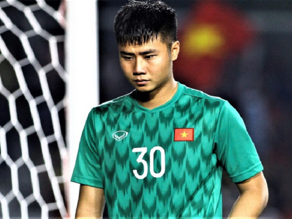 Thủ môn Việt Nam bất ngờ phát hiện dị tật, bỏ dở vòng loại World Cup 2022, nguy cơ không thể dự AFF Cup