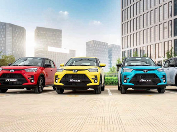 Loại ô tô nhỏ lạ, tay đua mới làm nóng sân chơi