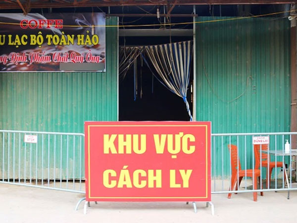 Hà Nội: 6 nhân viên quán cà phê test nhanh dương tính, thông báo khẩn và thần tốc truy vết