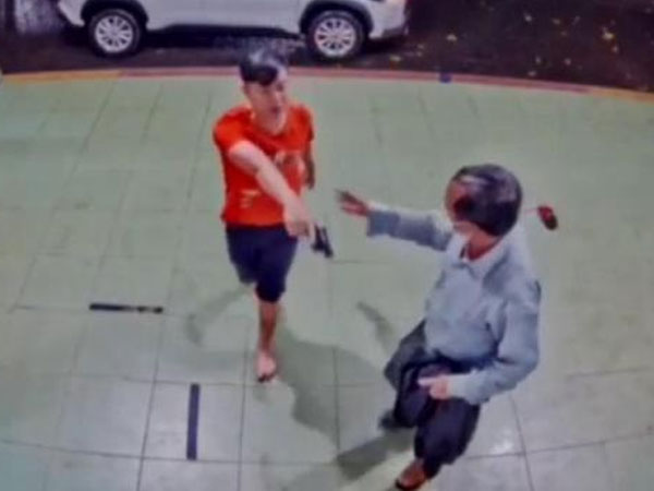 Vụ công an chĩa súng vào nhân viên y tế: Giám đốc Trung tâm Y tế nói gì về phát ngôn 'như phim'?