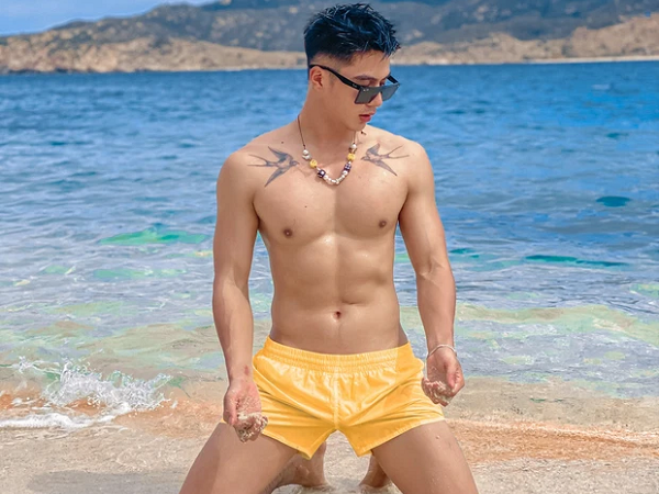 Dàn trai 6 múi đổ bộ show thực tế mới của Hương Giang, chưa gì đã thấy 'nội dung' hấp dẫn rồi!