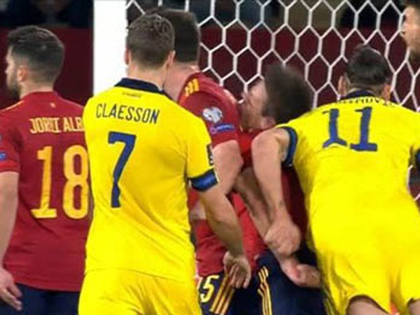 Ibrahimovic nhận án treo giò ở vòng play-off World Cup 2022