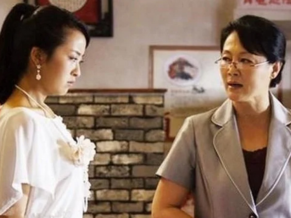 Mẹ chồng tham lam đưa vàng giả - đòi vàng thật và phép thử của con dâu khiến ai cũng phải khâm phục