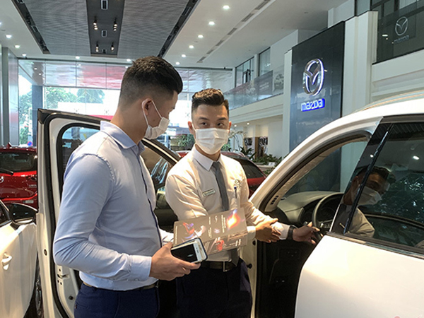 Giờ G chốt giảm phí trước bạ ô tô, khách Việt lại dài cổ chờ