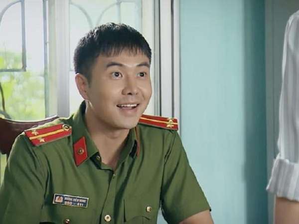 Phố trong làng tập 6: Anh công an hội ngộ 'crush' bán quạt, 'sốc' khi nghe tên thật của nàng