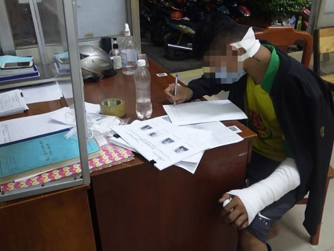 Cãi nhau trên mạng, hai thiếu niên bị chém hội đồng dã man
