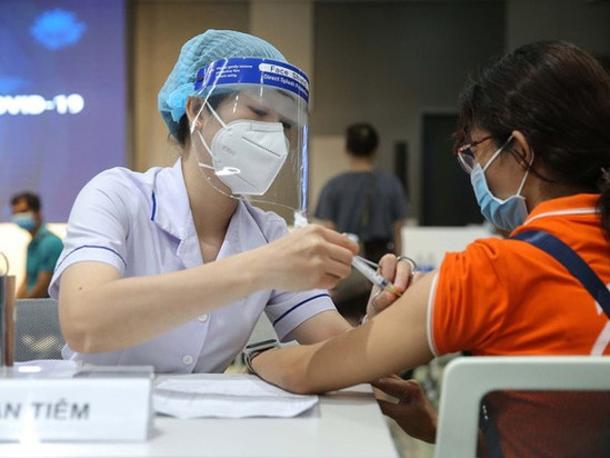 Con số chứng minh vaccine COVID đạt hiệu quả ở TP.HCM: Giảm 1/2 ca mắc, 10 lần ca tử vong