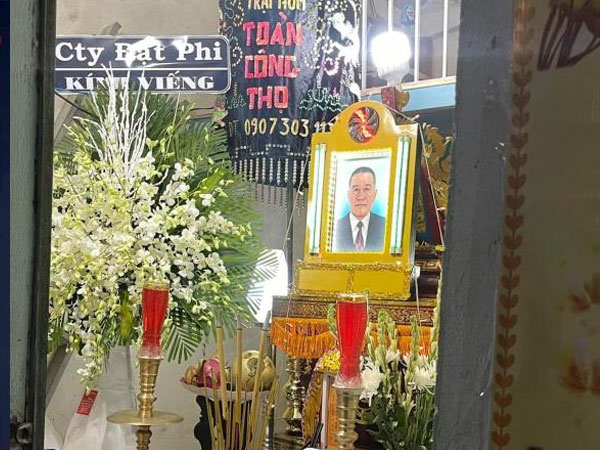 Xót xa khung cảnh tang lễ nghệ sĩ lồng tiếng Văn Ngà: Linh cữu đặt trong nhà trọ chật hẹp, không con cháu tiễn đưa