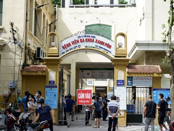 Sau 2 tuần bị tiêm nhầm vaccine Pfizer, sức khoẻ 18 trẻ sơ sinh ở Hà Nội hiện ra sao?