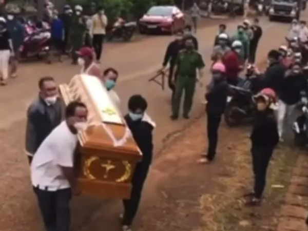 Vụ khiêng quan tài đến nhà con nợ đòi tiền: Số tiền nợ trên giấy tờ lên đến 20 tỷ, thực tế có thể lớn hơn