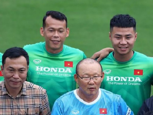 Thủ môn Văn Toản chính thức lỡ hẹn với AFF Cup 2020, Tấn Trường chắc suất bắt chính