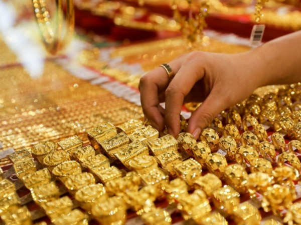 Giá vàng trong nước và thế giới tăng mạnh