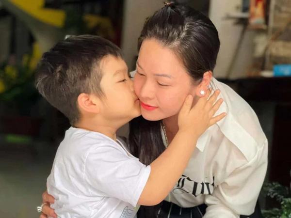 Nhật Kim Anh rớt nước mắt khi đọc dòng tâm sự của con trai