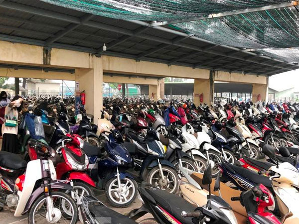 Cận cảnh các bãi gửi xe vừa 'kích hoạt' phục vụ khách đi tàu Cát Linh - Hà Đông