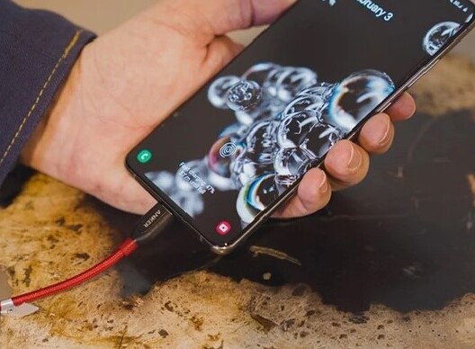 Cách sạc pin nhanh hơn cho điện thoại Samsung giúp bạn không phải chờ đợi lâu