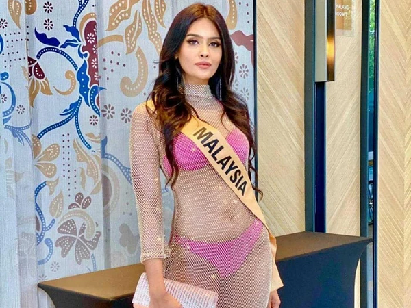 Miss Grand Malaysia khiến fan quê nhà tức giận vì chiếc váy mặc như không