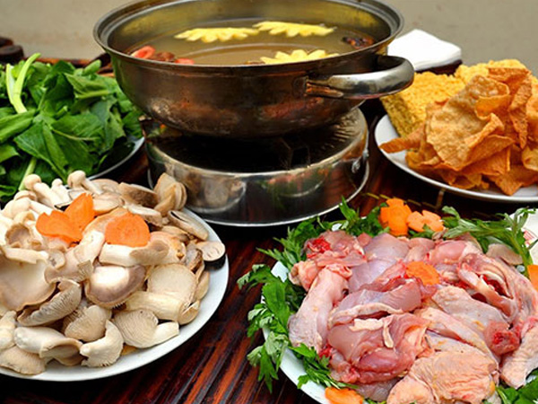 Những thực phẩm tuyệt đối đừng ăn cùng lẩu gà: Sinh ra độc tố nguy hiểm, mẩn ngứa khắp người