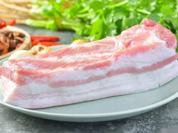 Khi mua thịt ba chỉ, bạn nên chọn phần trên hay dưới? Người bán thịt tiết lộ có một sự khác biệt lớn, ngừng mua ngẫu nhiên