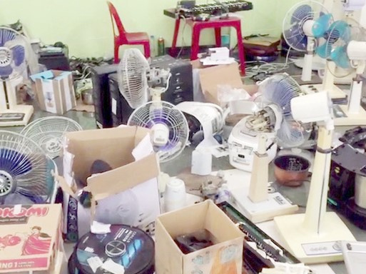 Bắt tạm giam vợ của thượng tá biên phòng buôn bán hàng lậu