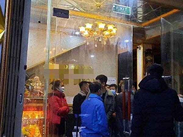 7 nữ nhân viên quán karaoke dương tính với SARS-CoV-2
