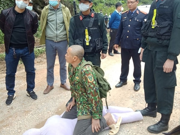 Thực nghiệm hiện trường vụ người phụ nữ giao gà bị sát hại rồi giấu xác trên núi