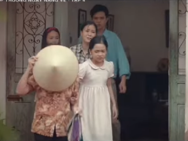 Thương ngày nắng về tập 4: Cả nhà Nga thẫn thờ nhìn Hoa sợ hãi bị bà ngoại lôi đi, Khánh ân hận vì chưa kịp làm một điều, khán giả lại khóc nghẹn