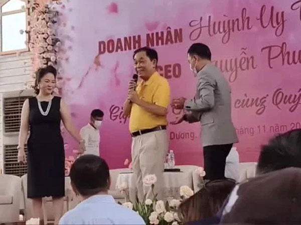 Ca sĩ Vy Oanh kiện bà Nguyễn Phương Hằng và 1 hoa hậu