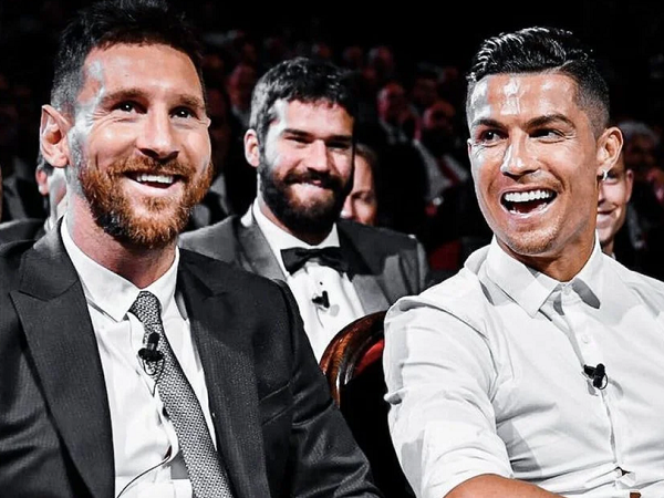 Messi khen Ronaldo, nhưng chê MU không có cửa vô địch Champions League