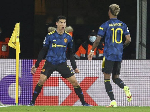 Ronaldo và Sancho đưa Quỷ đỏ vào vòng 1/8 Champions League