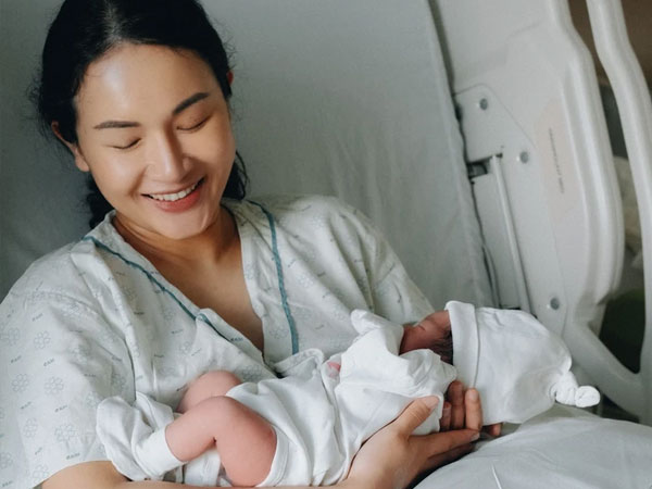 Vlogger Giang Ơi đã hạ sinh con đầu lòng, còn hé lộ luôn chân dung nhóc tỳ