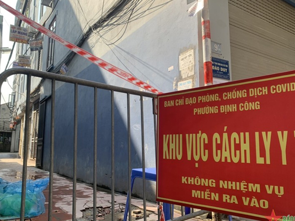 4 quận Hà Nội chưa cách ly F1 tại nhà: 3 thế hệ sống ở nhà 10m2, có F0 thì… khủng khiếp