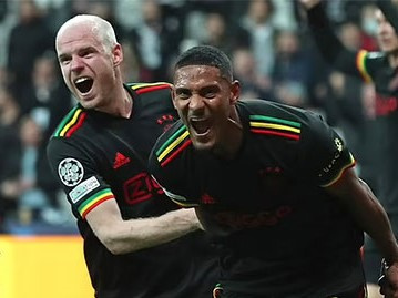 Tiền đạo Ajax phá kỷ lục của Haaland, bắt kịp Lewandowski ở Champions League