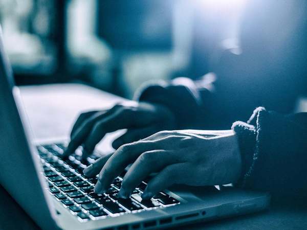Thuê sát thủ online giết chồng cũ, người phụ nữ không ngờ đây lại là nơi báo án của Admin