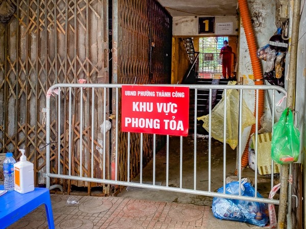 Người nhiễm HIV dương tính với SARS-CoV-2, quận Ba Đình phát thông báo khẩn tìm người