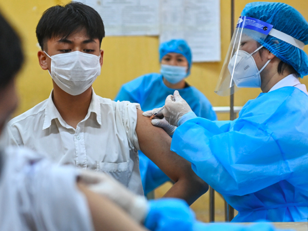 Hà Nội và nhiều địa phương ghi nhận số ca mắc COVID-19 cộng đồng cao kỷ lục