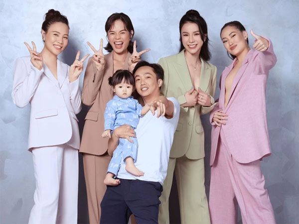 Đàm Thu Trang chia sẻ bộ ảnh 'hội chị em' nhưng sự xuất hiện của Cường Đô La mới 'chiếm spotlight'