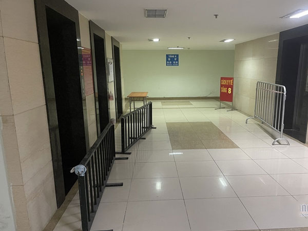 Dân chung cư Hà Nội ‘kẹt cứng’ bởi các quyết định cách ly
